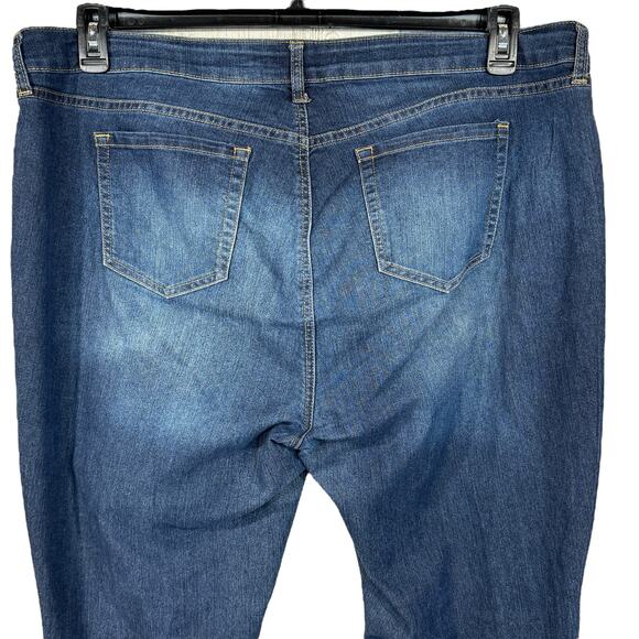 Torrid SZ 20R Straight Leg Jeans Stretch Hi-Rise Factory Faded Medium Wash Blue - Picture 5 of 9